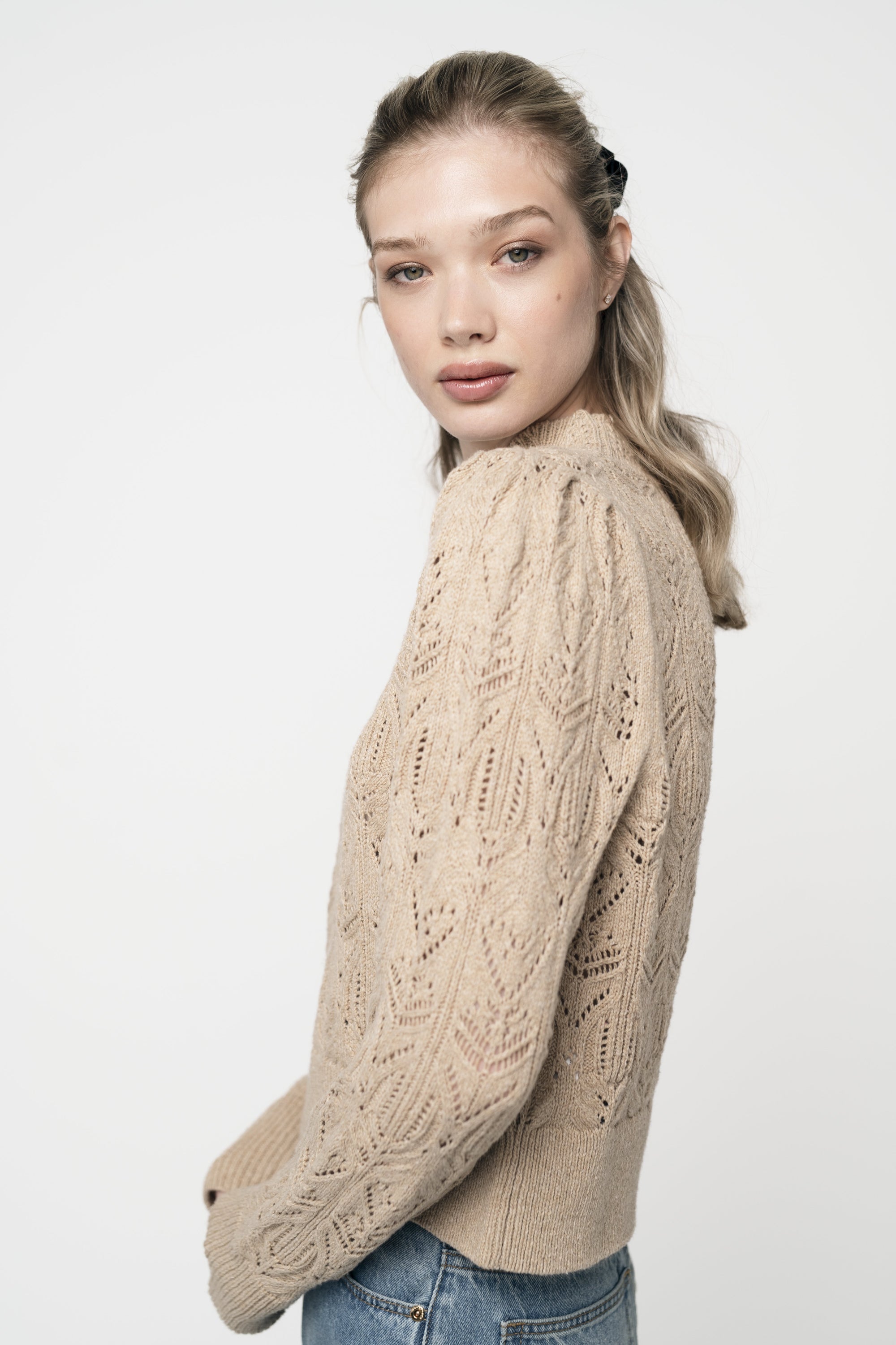 AMBER BEIGE