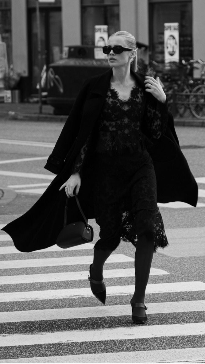 Lækre franske negle med pink kant og små fine hjerter 💕 Farven er fra  @the_gelbottle_dk og hedder Cherry baby  #gel#gelpolish#gelpolishnails#gelpolishmanicure#cherrybaby#thegelbottle#pink#lyserød# hjerter#franskkant#franskmanicure#💕💕💕#selvkærlighed ..., image size:668x1186