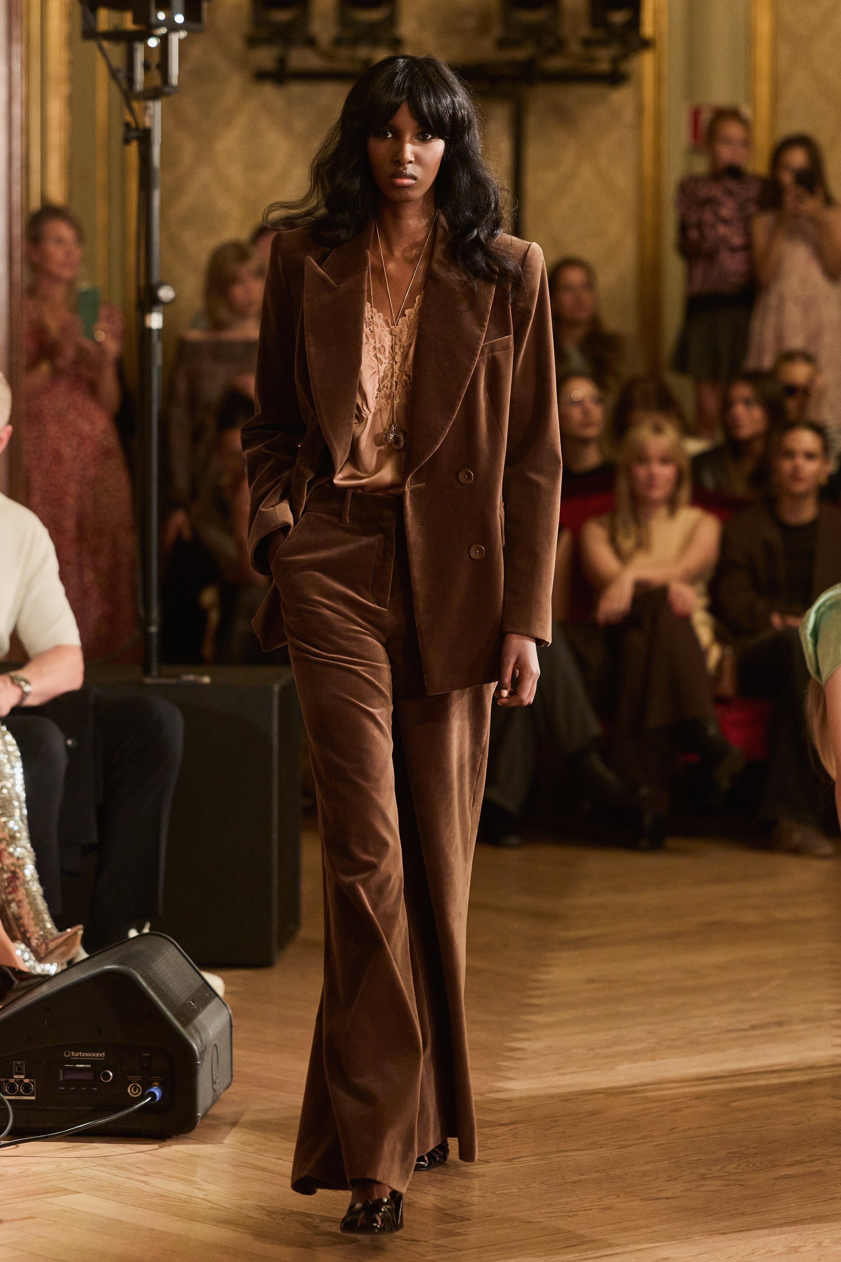 パンツ Velour mini pants brown M Madison Velvet Suit Trousers – Brown Velvet Tailored Pants | Pia